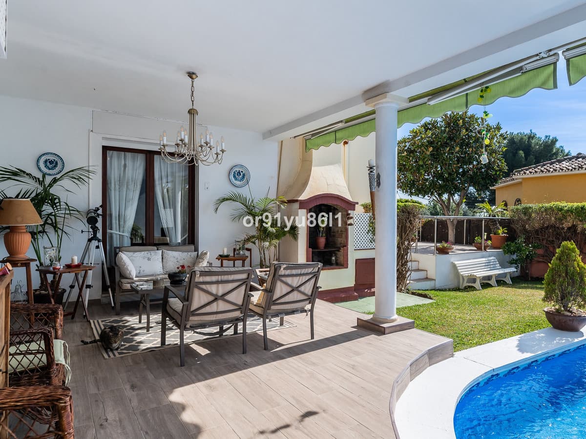 Detached Villa in The Golden Mile — photo 8 of 10