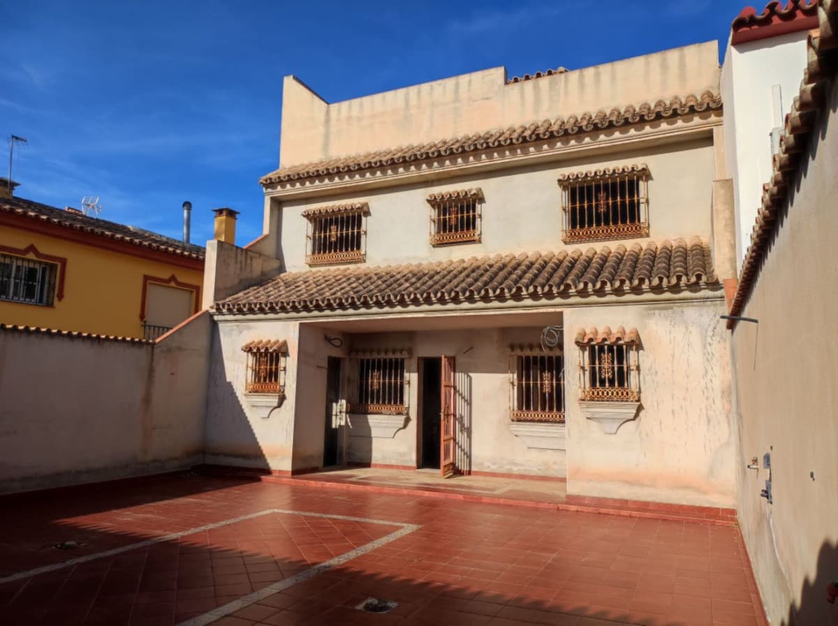Townhouse in Fuengirola — photo 1 of 10