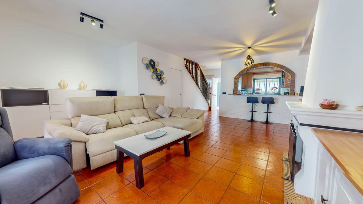 Semi-Detached House in Benahavís — photo 2 of 10