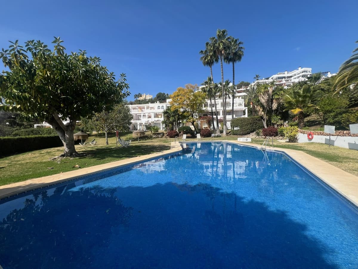 Townhouse in Benahavís — photo 1 of 10