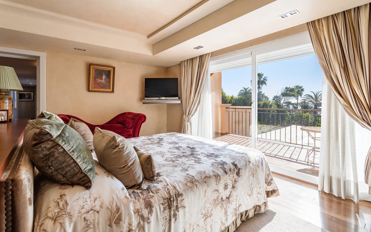 Detached Villa in New Golden Mile — photo 8 of 10