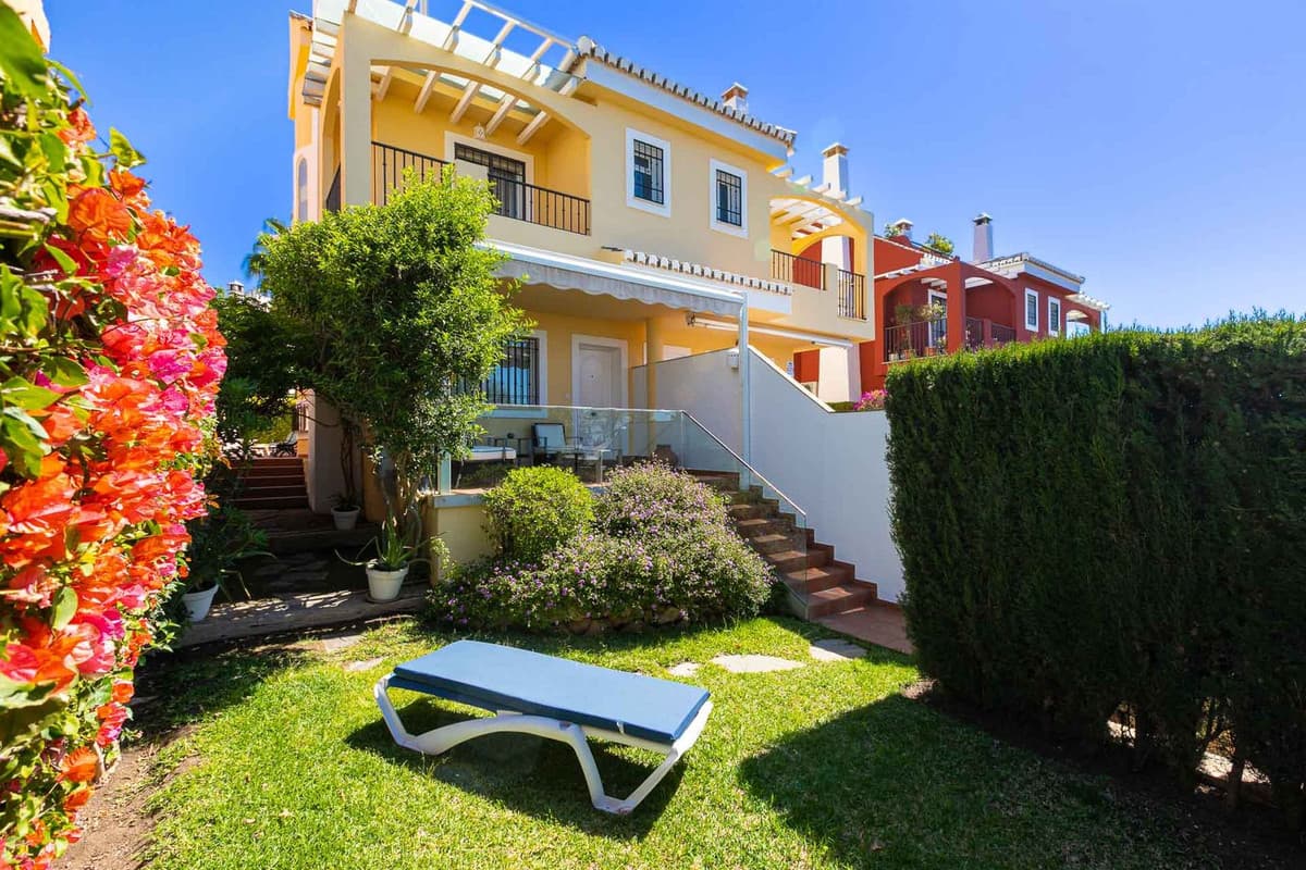 Semi-Detached House in Costabella — photo 1 of 10