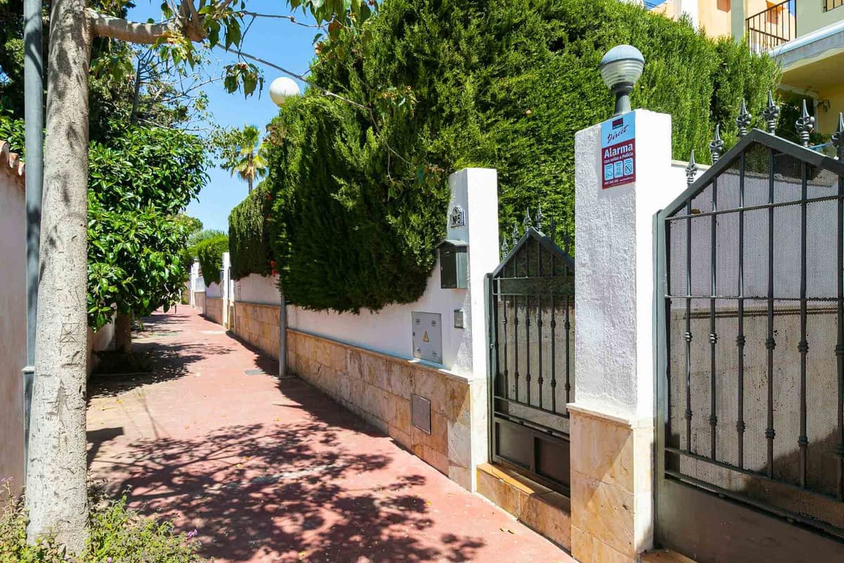 Semi-Detached House in Costabella — photo 3 of 10