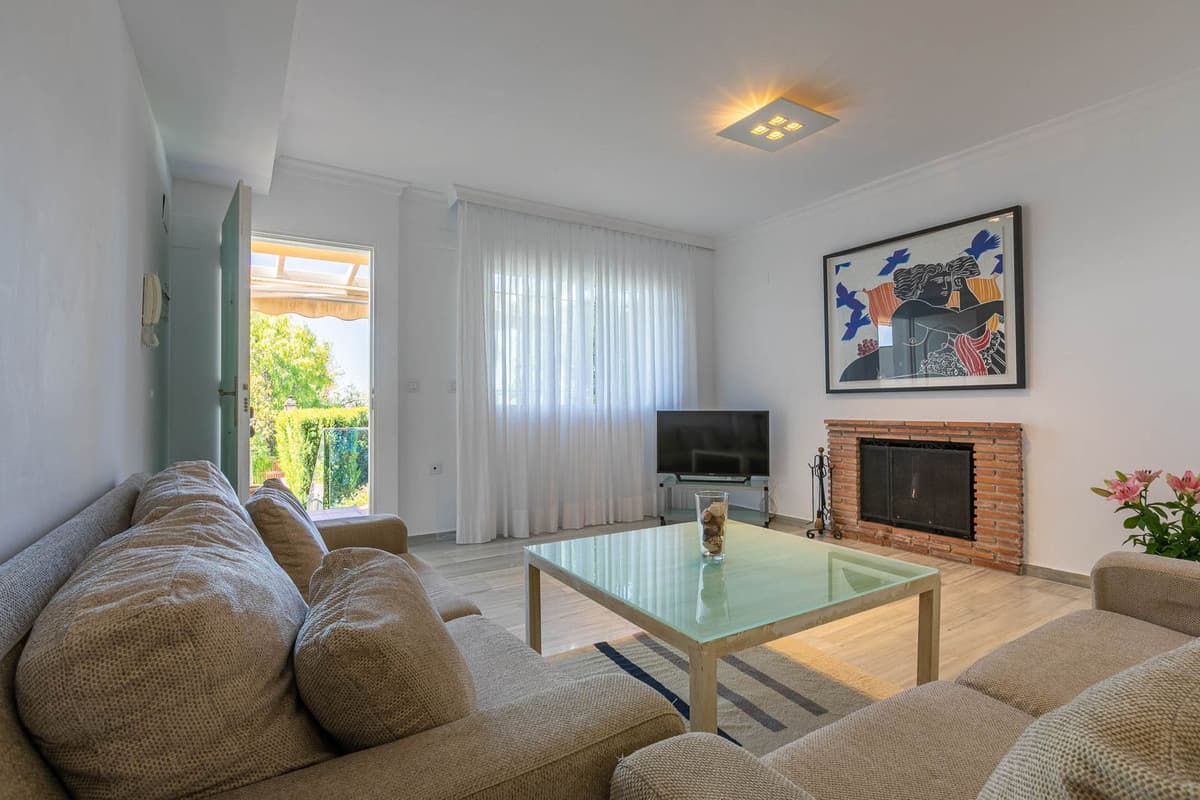 Semi-Detached House in Costabella — photo 4 of 10