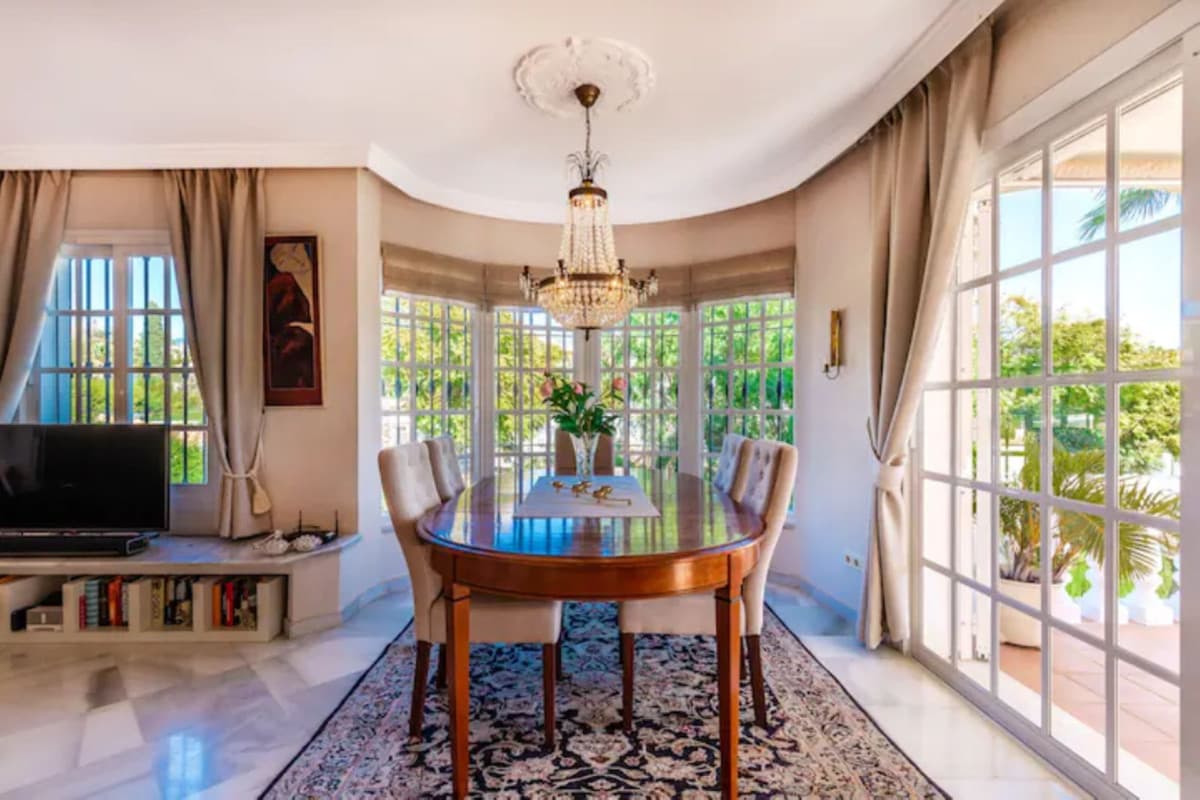 Detached Villa in Nueva Andalucía — photo 8 of 10