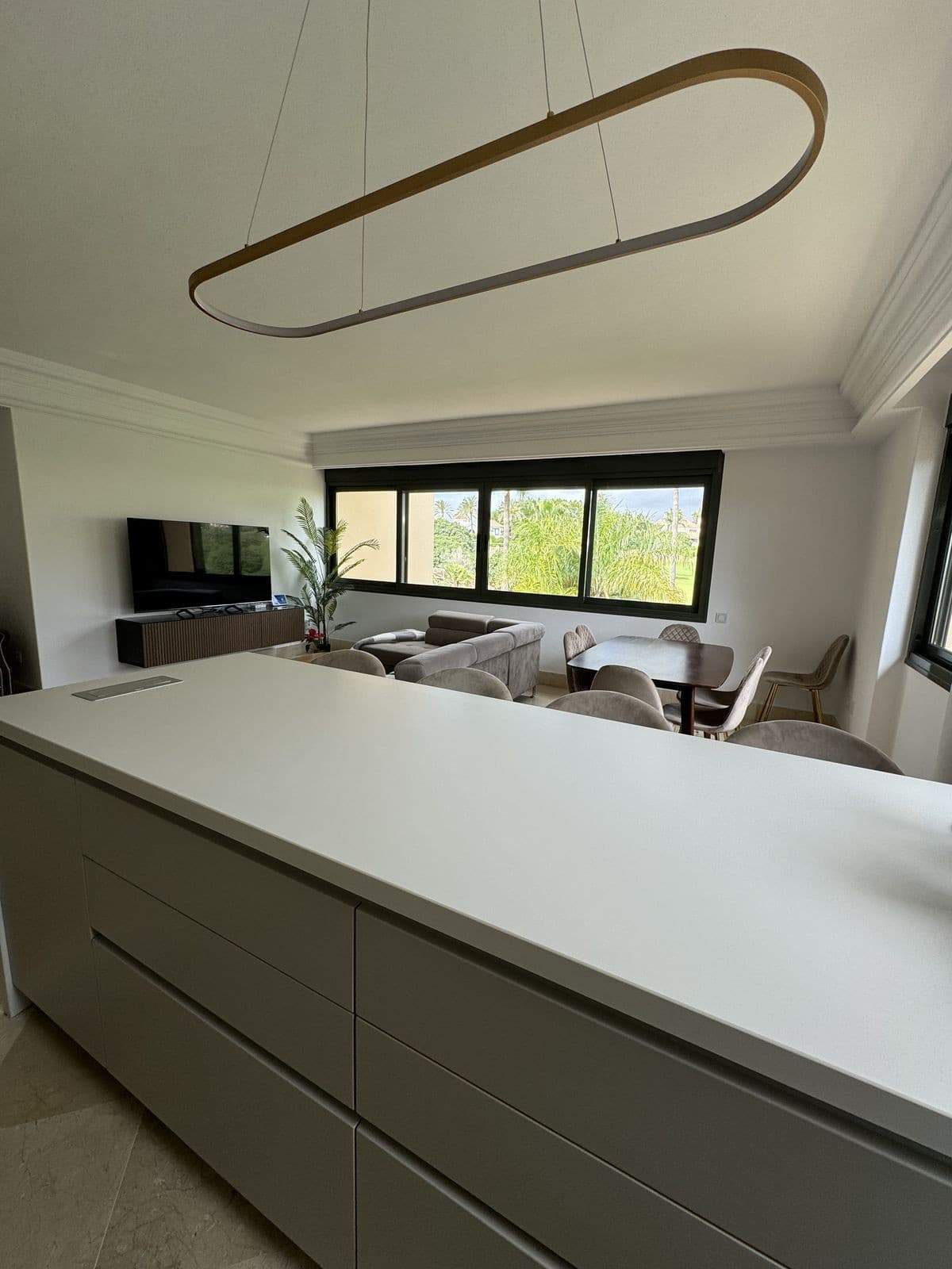 Middle Floor Apartment in Nueva Andalucía — photo 5 of 10