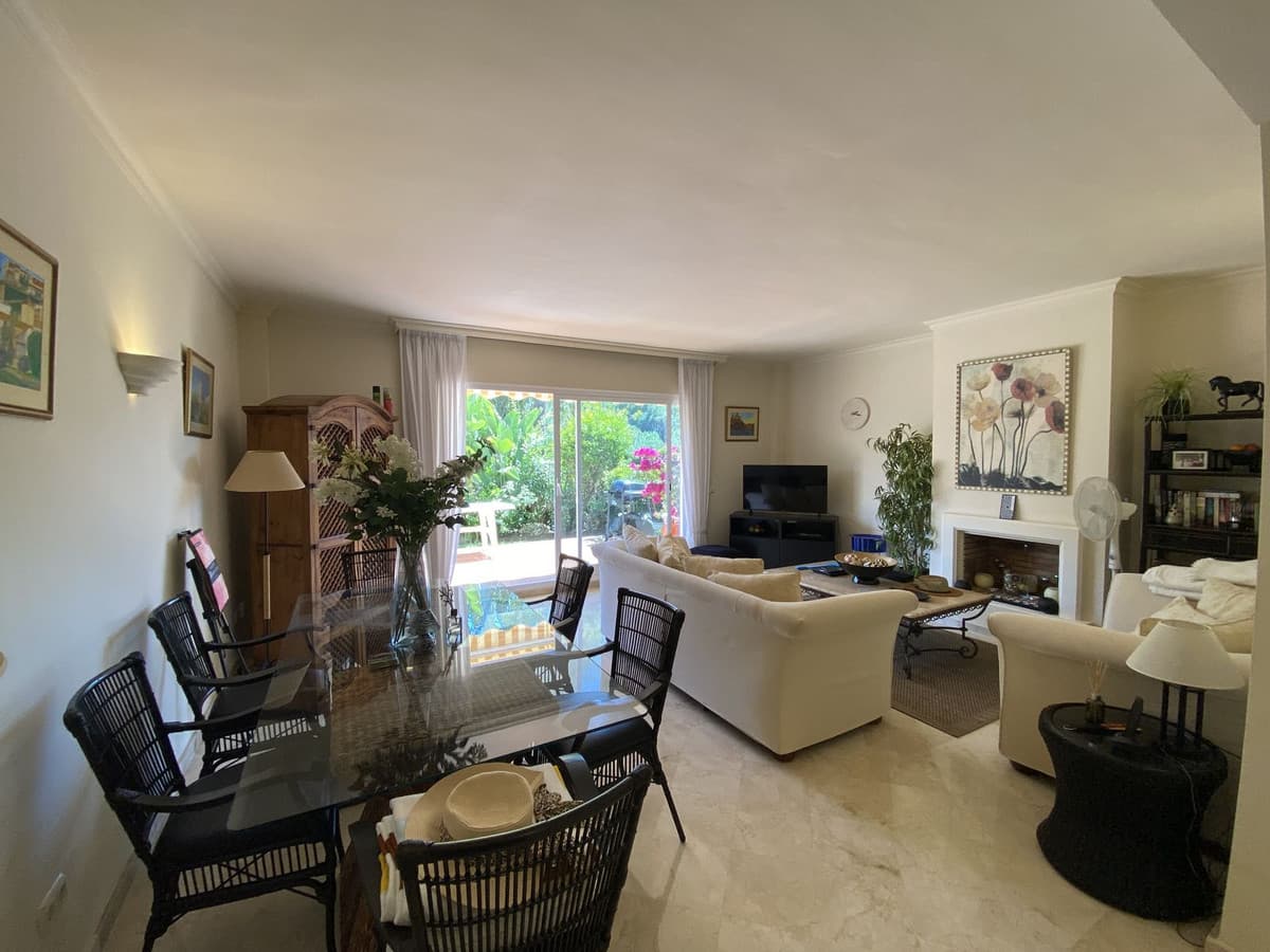 Duplex in La Quinta — photo 3 of 10