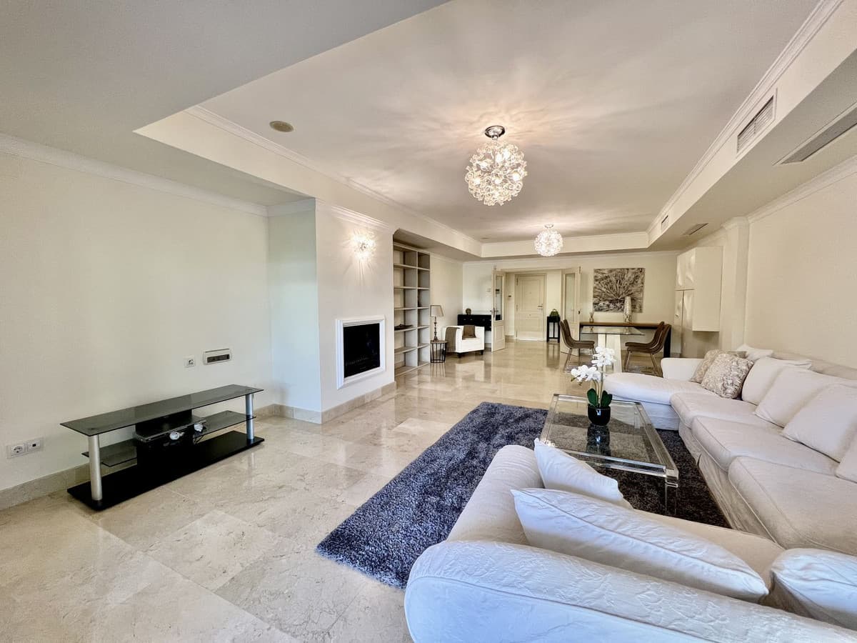 Ground Floor Apartment in The Golden Mile — photo 3 of 10