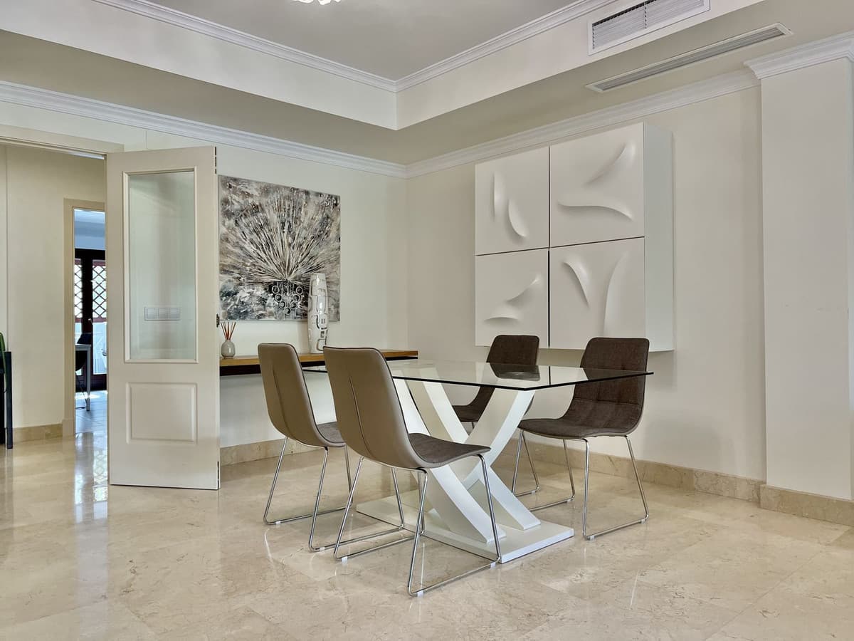 Ground Floor Apartment in The Golden Mile — photo 9 of 10