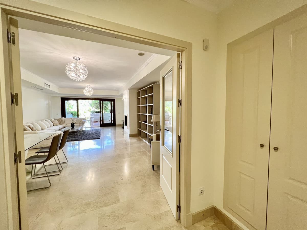 Ground Floor Apartment in The Golden Mile — photo 10 of 10