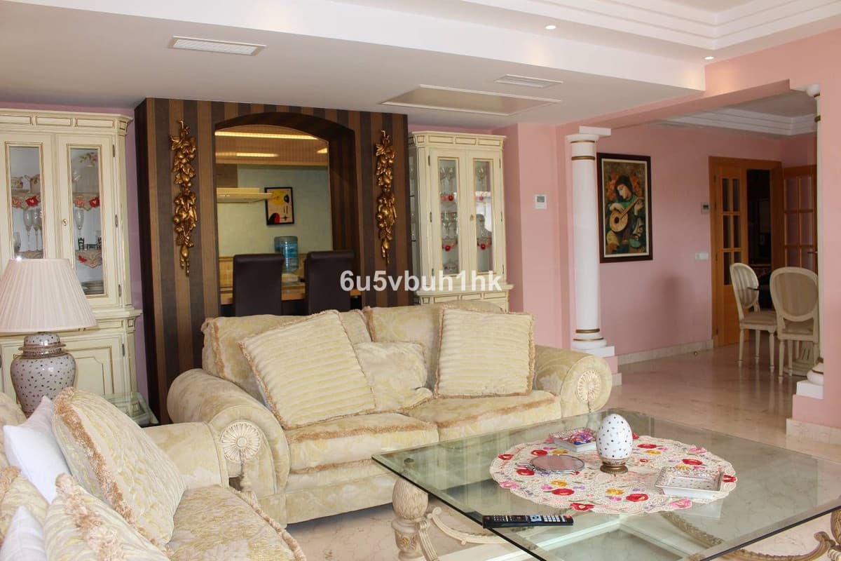 Middle Floor Apartment in Manilva — photo 8 of 10
