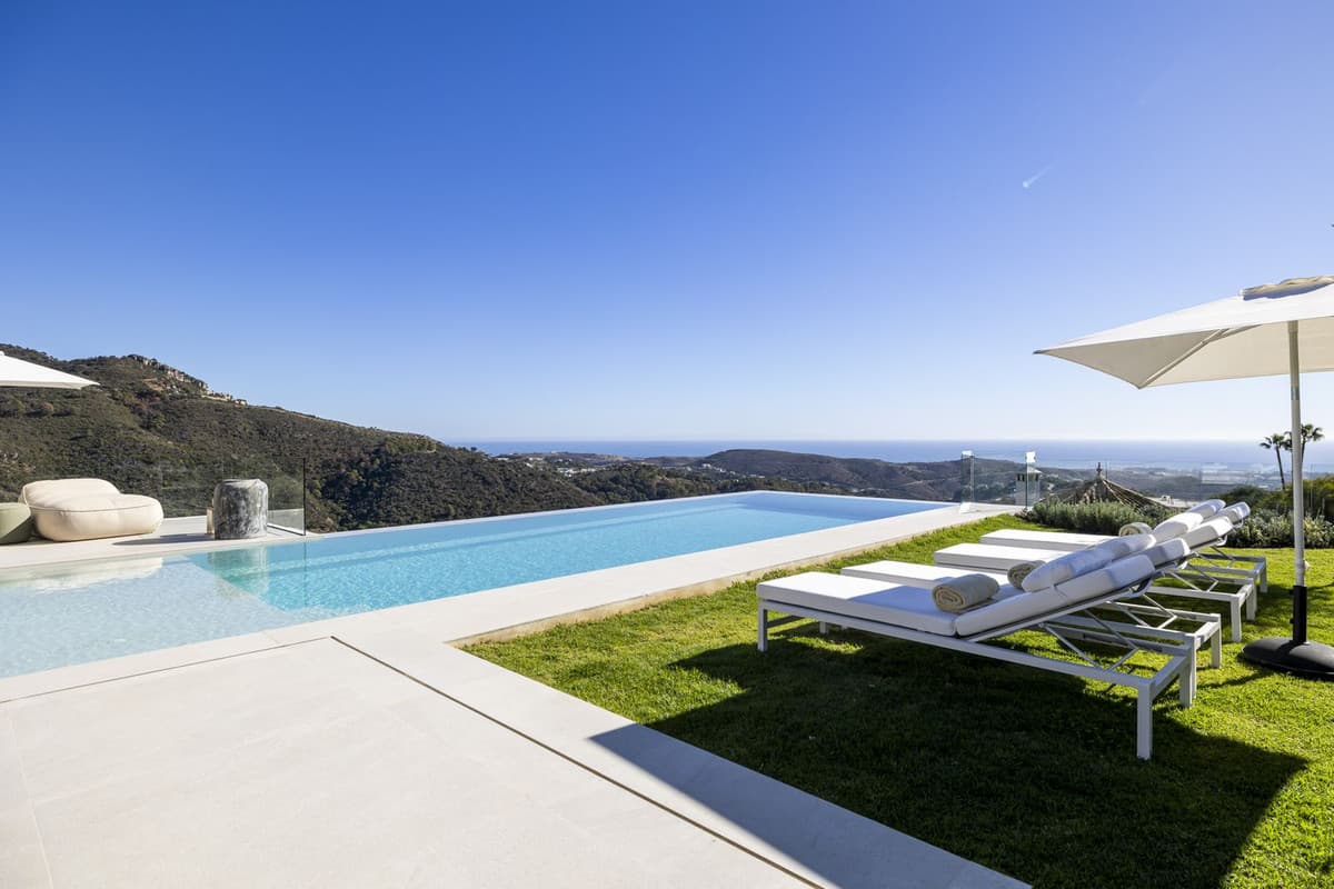 Detached Villa in Benahavís — photo 4 of 10