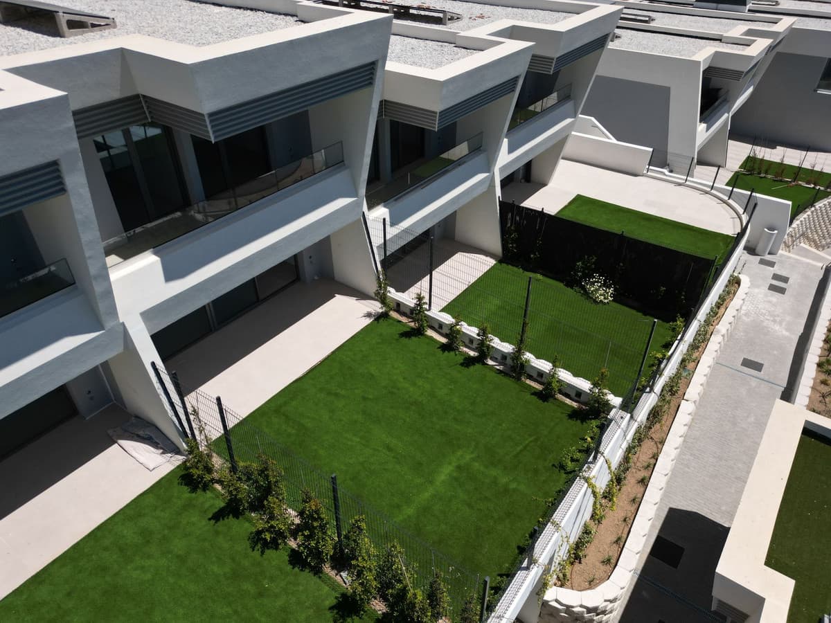 Semi-Detached House in El Chaparral — photo 6 of 10