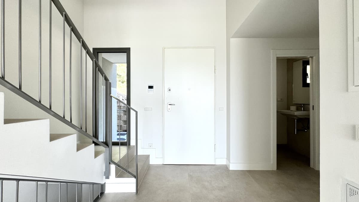 Semi-Detached House in El Chaparral — photo 10 of 10