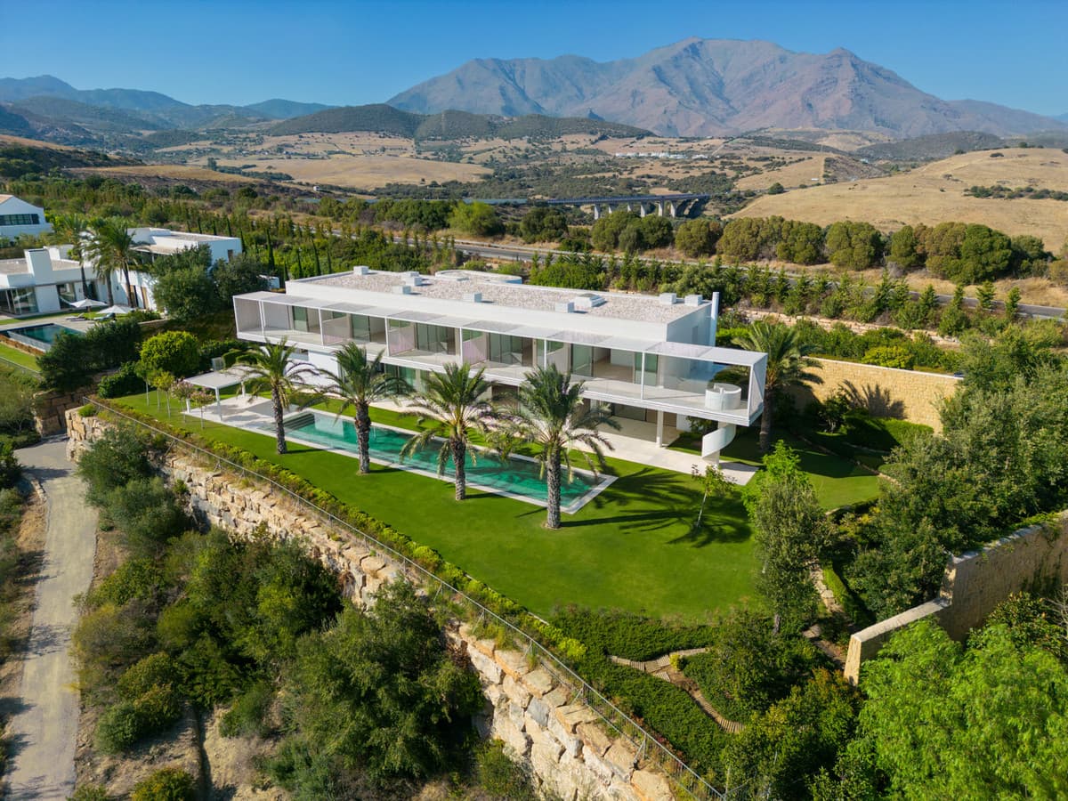 Detached Villa in Casares — photo 2 of 10