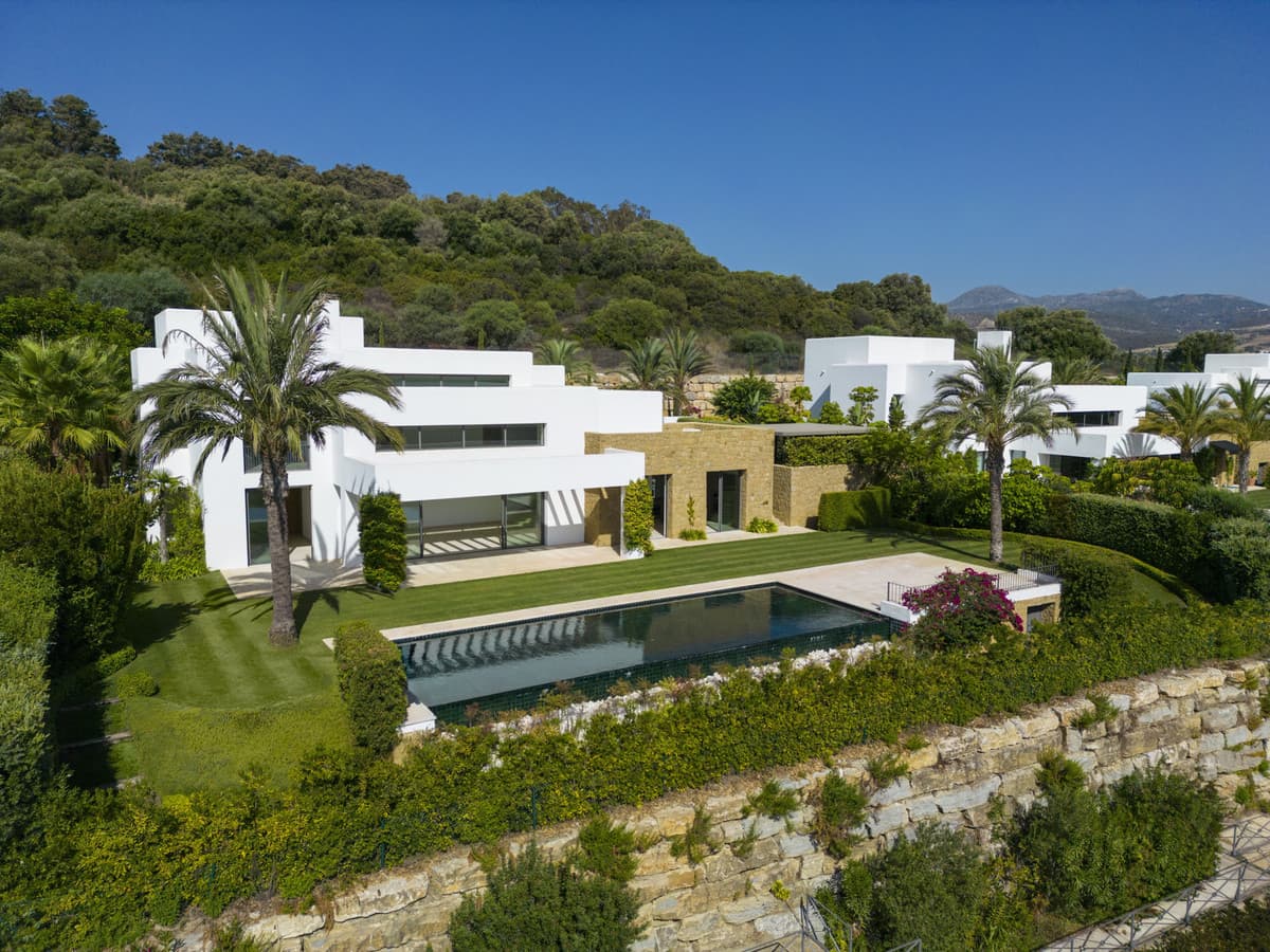 Detached Villa in Casares — photo 2 of 10