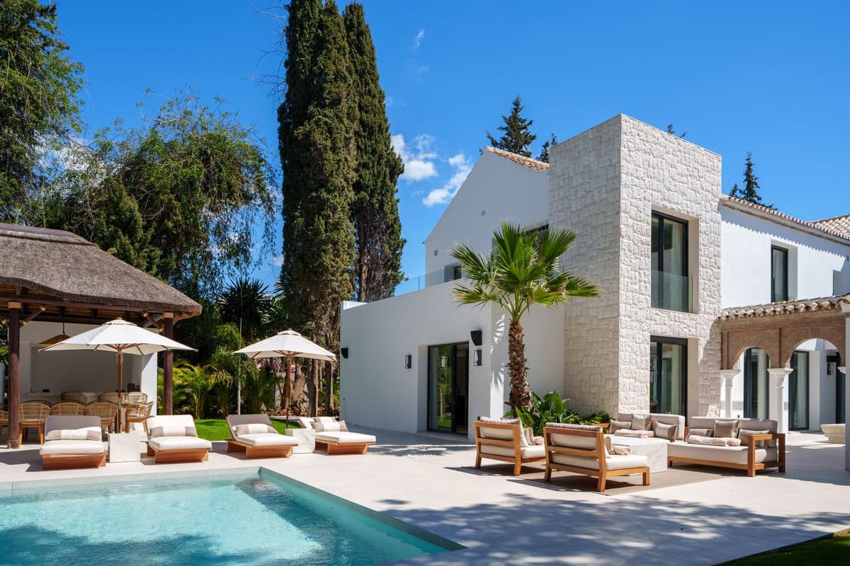 Detached Villa in Nueva Andalucía — photo 2 of 10