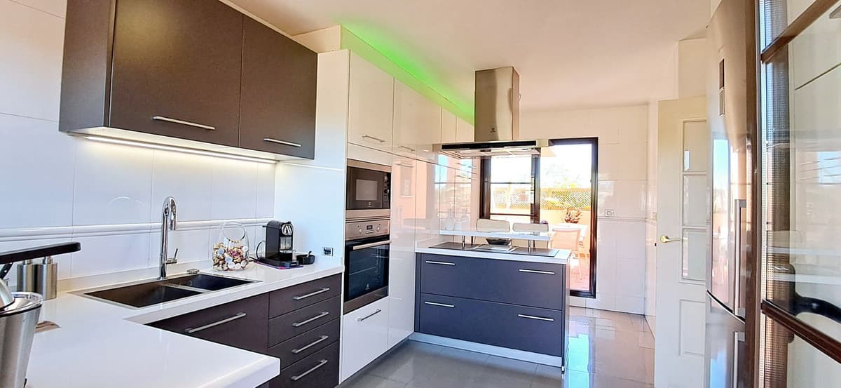 Penthouse Duplex in New Golden Mile — photo 8 of 10