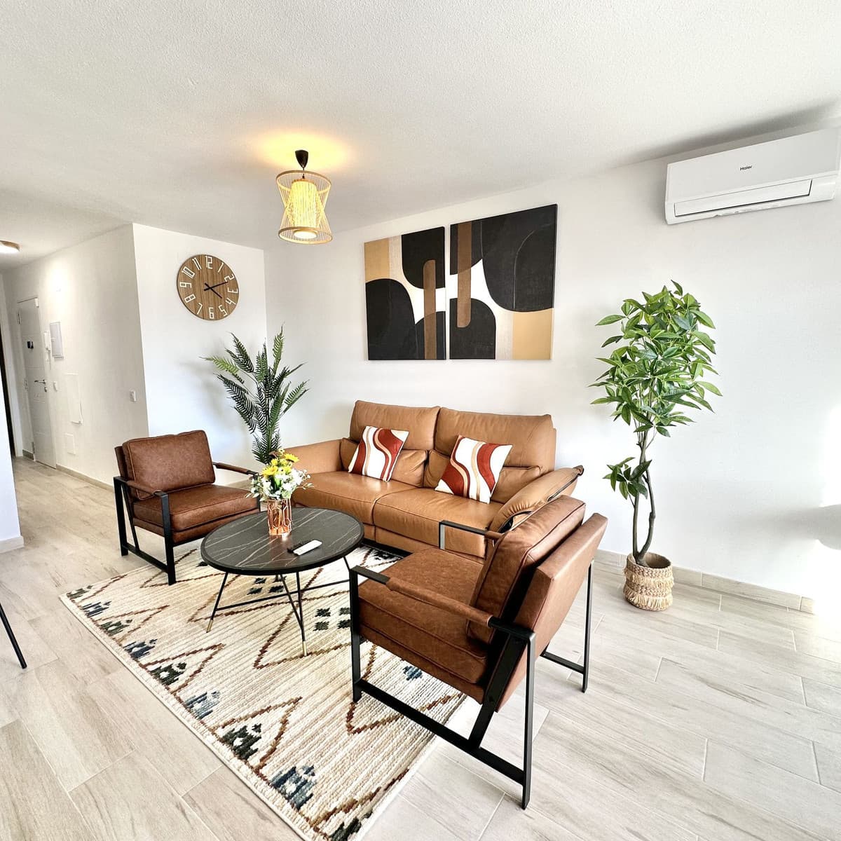 Middle Floor Apartment in Calahonda — photo 5 of 10