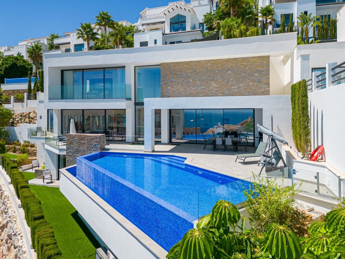 Detached Villa in Benalmadena Costa — photo 3 of 10