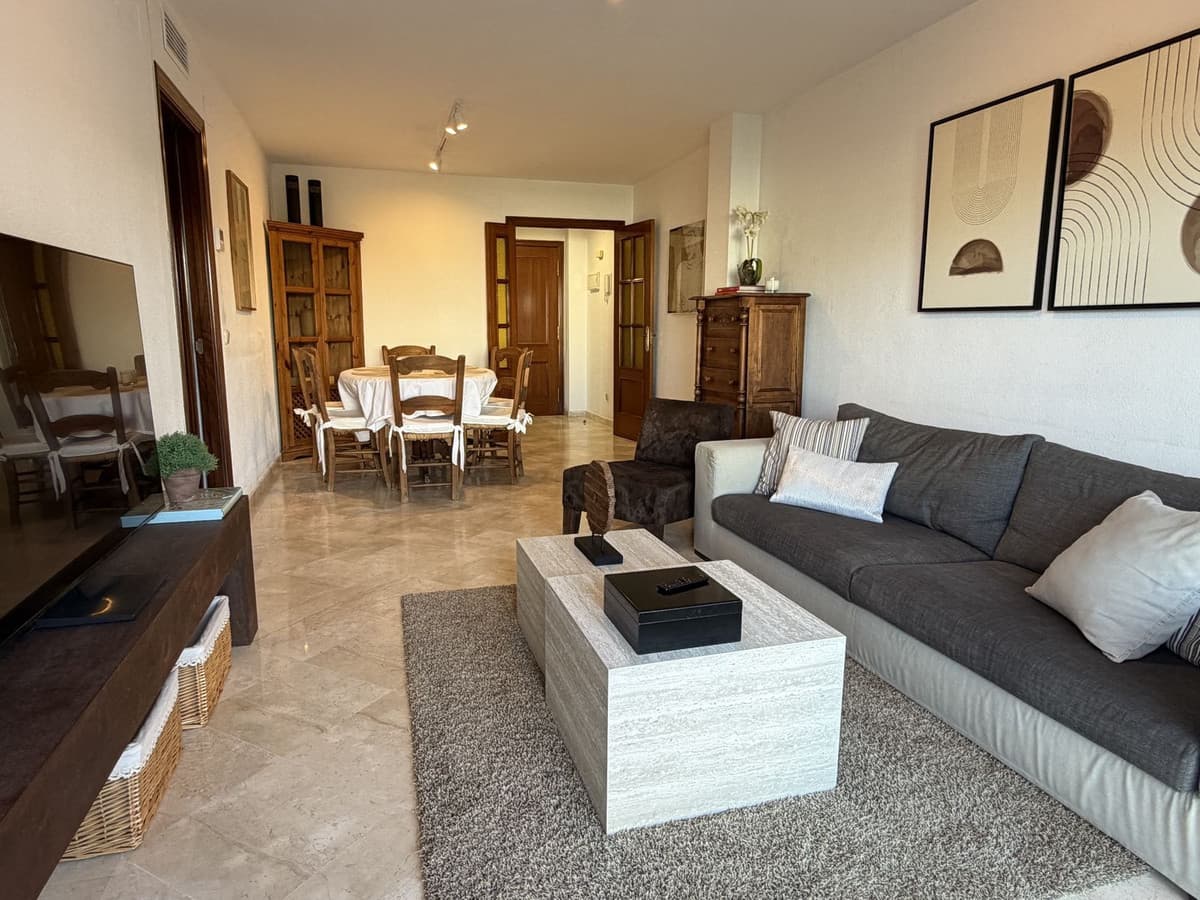 Middle Floor Apartment in Marbella — photo 5 of 10