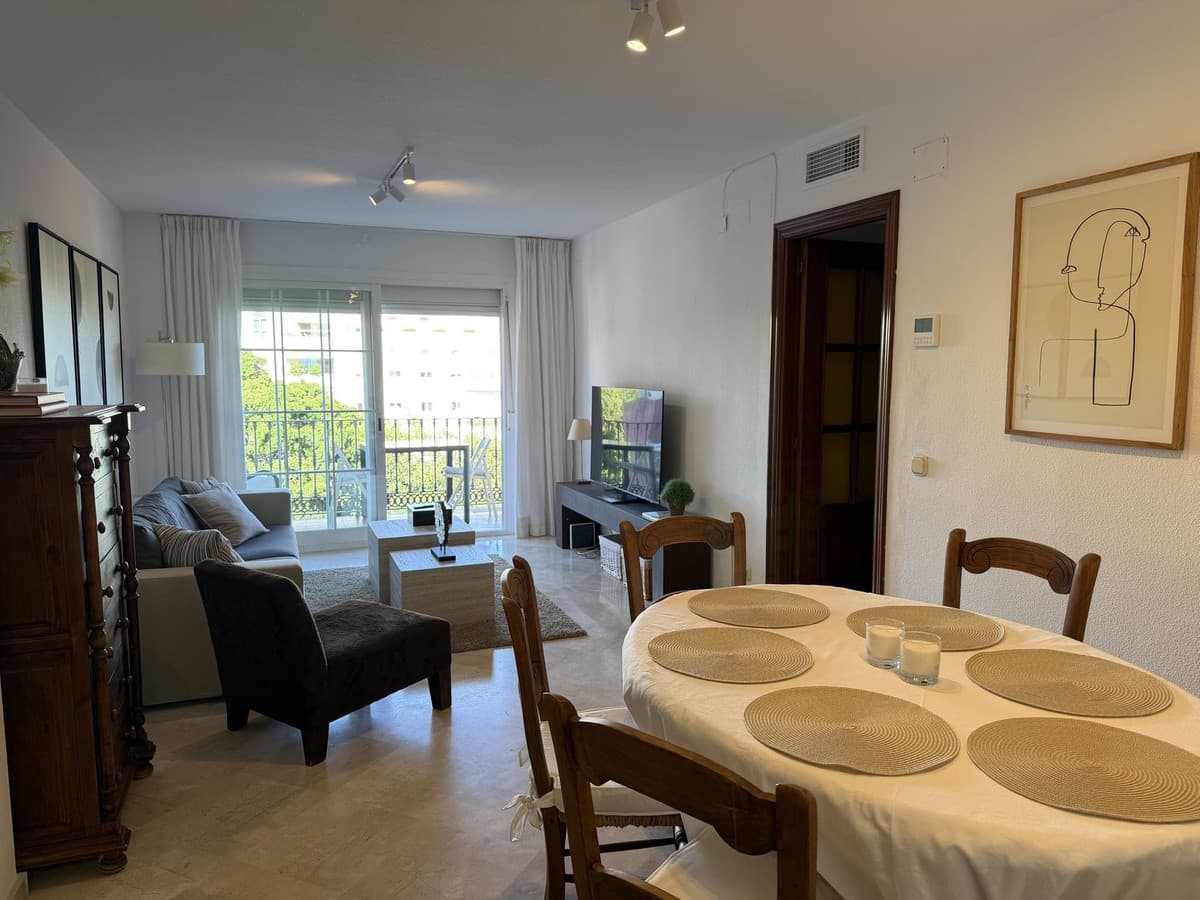 Middle Floor Apartment in Marbella — photo 8 of 10