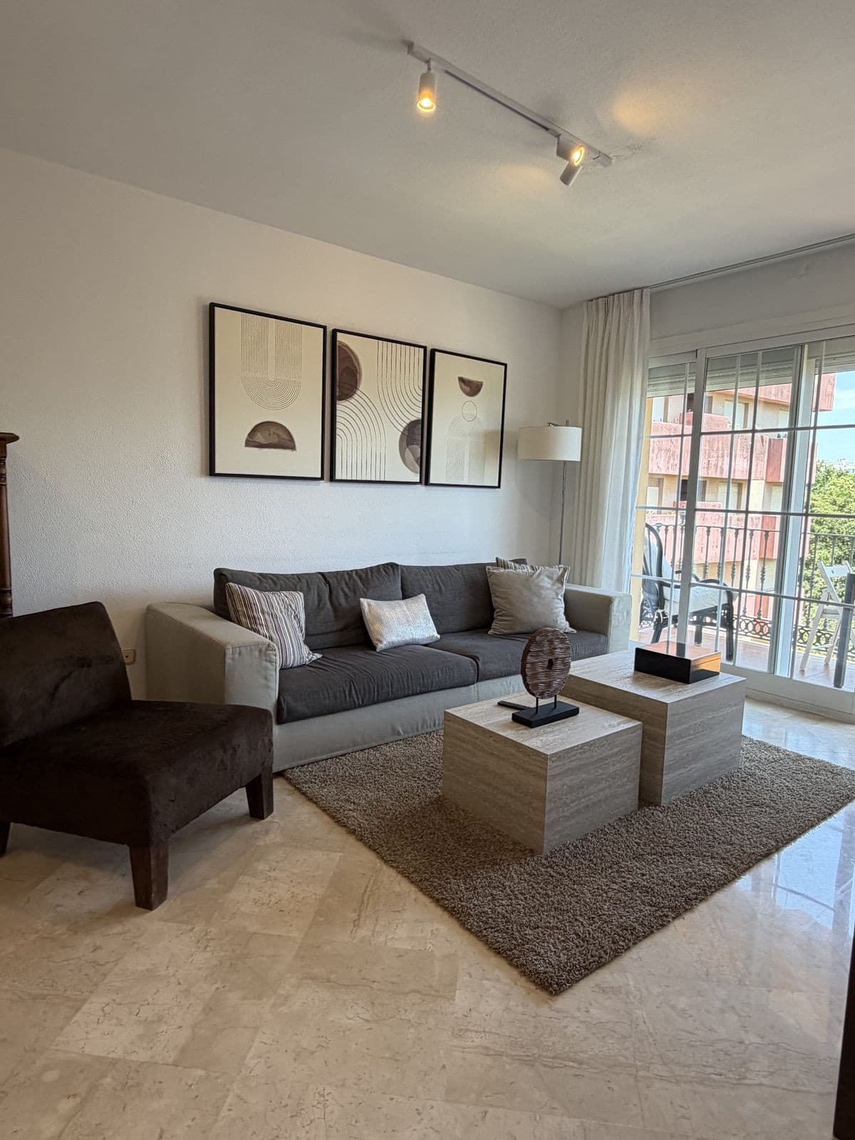 Middle Floor Apartment in Marbella — photo 10 of 10