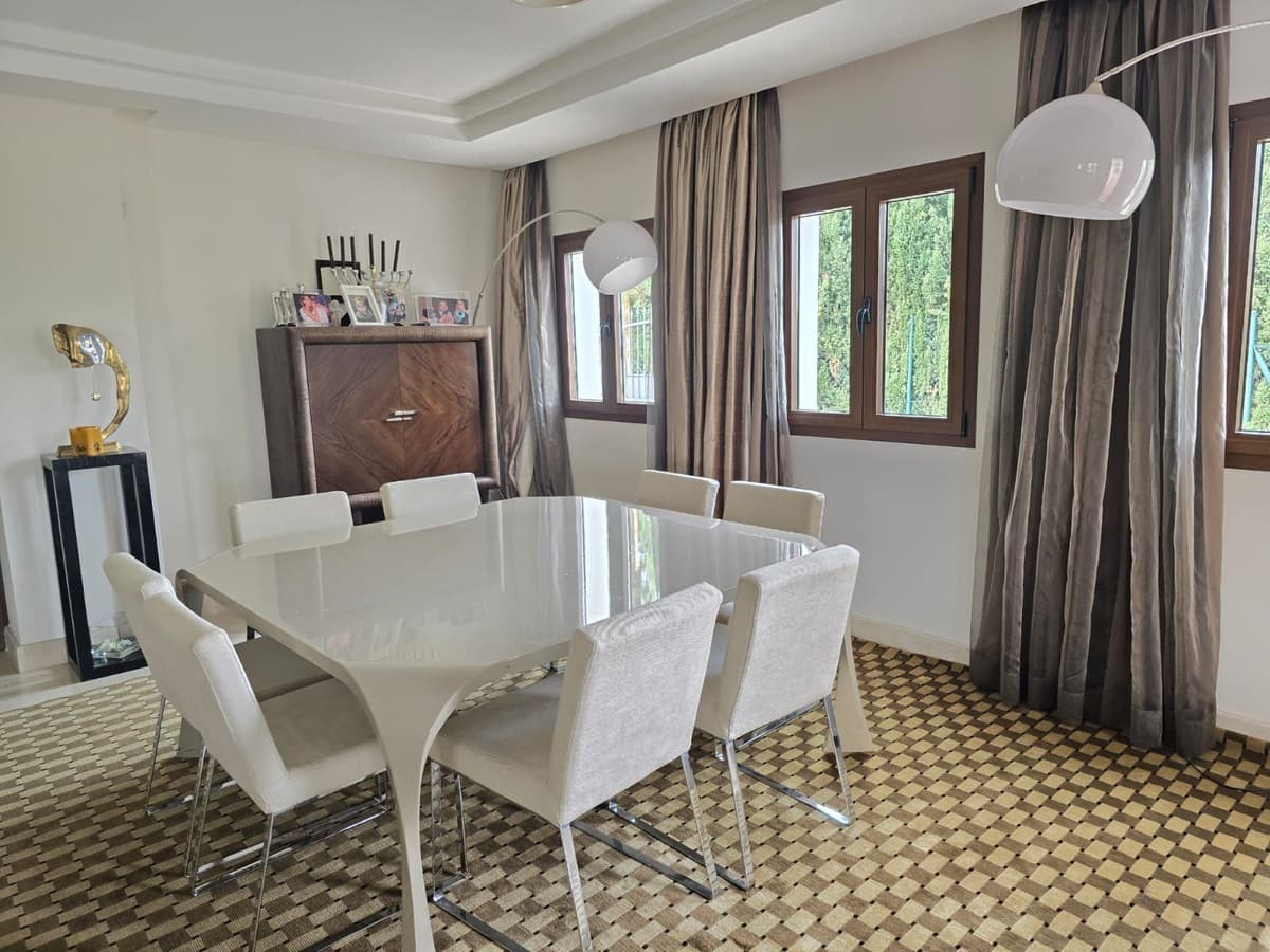 Detached Villa in Marbella — photo 8 of 10