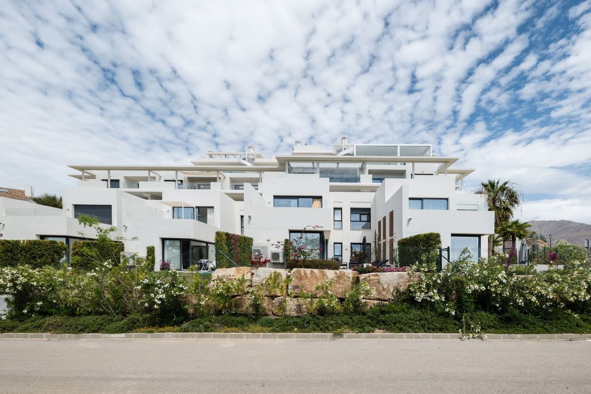 Townhouse in Casares — photo 1 of 10