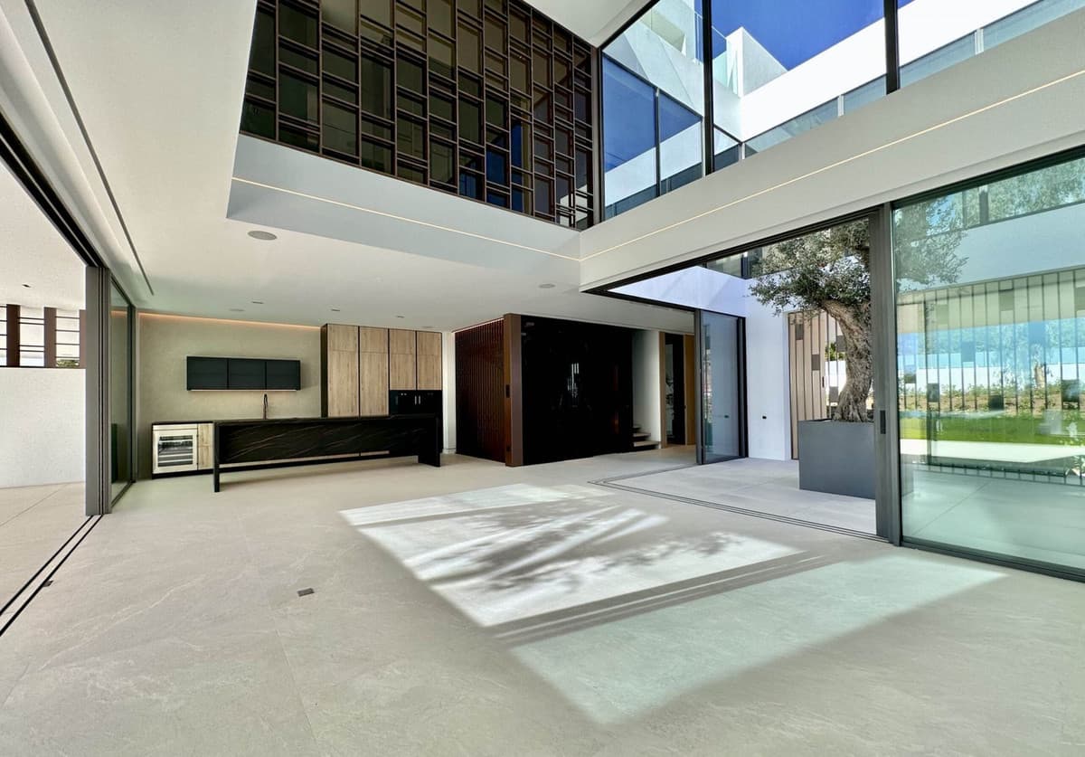 Semi-Detached House in Nueva Andalucía — photo 4 of 10