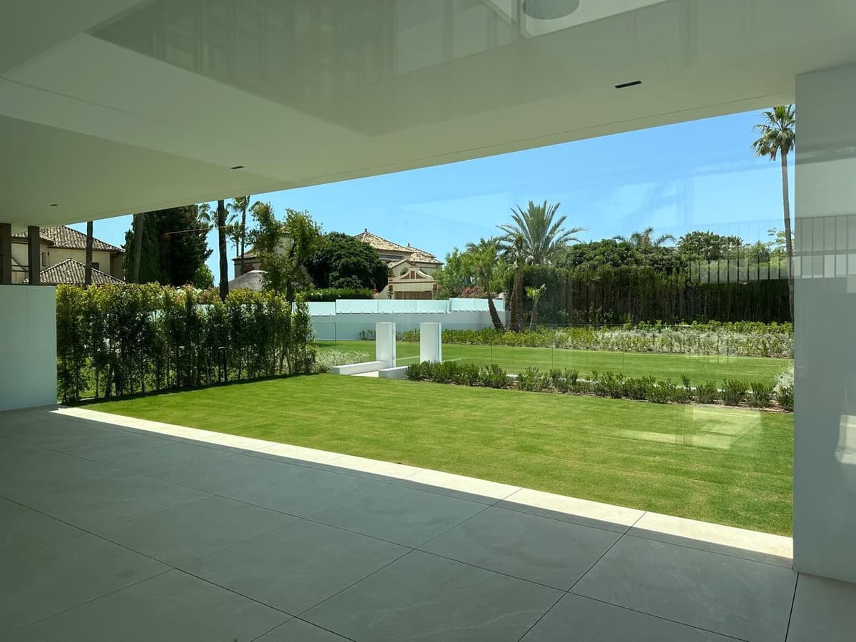 Semi-Detached House in Nueva Andalucía — photo 5 of 10