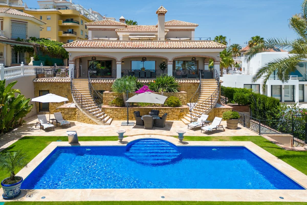 Detached Villa in La Cala de Mijas — photo 1 of 10