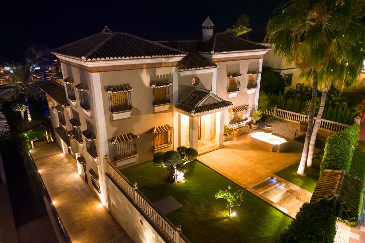 Detached Villa in La Cala de Mijas — photo 2 of 10
