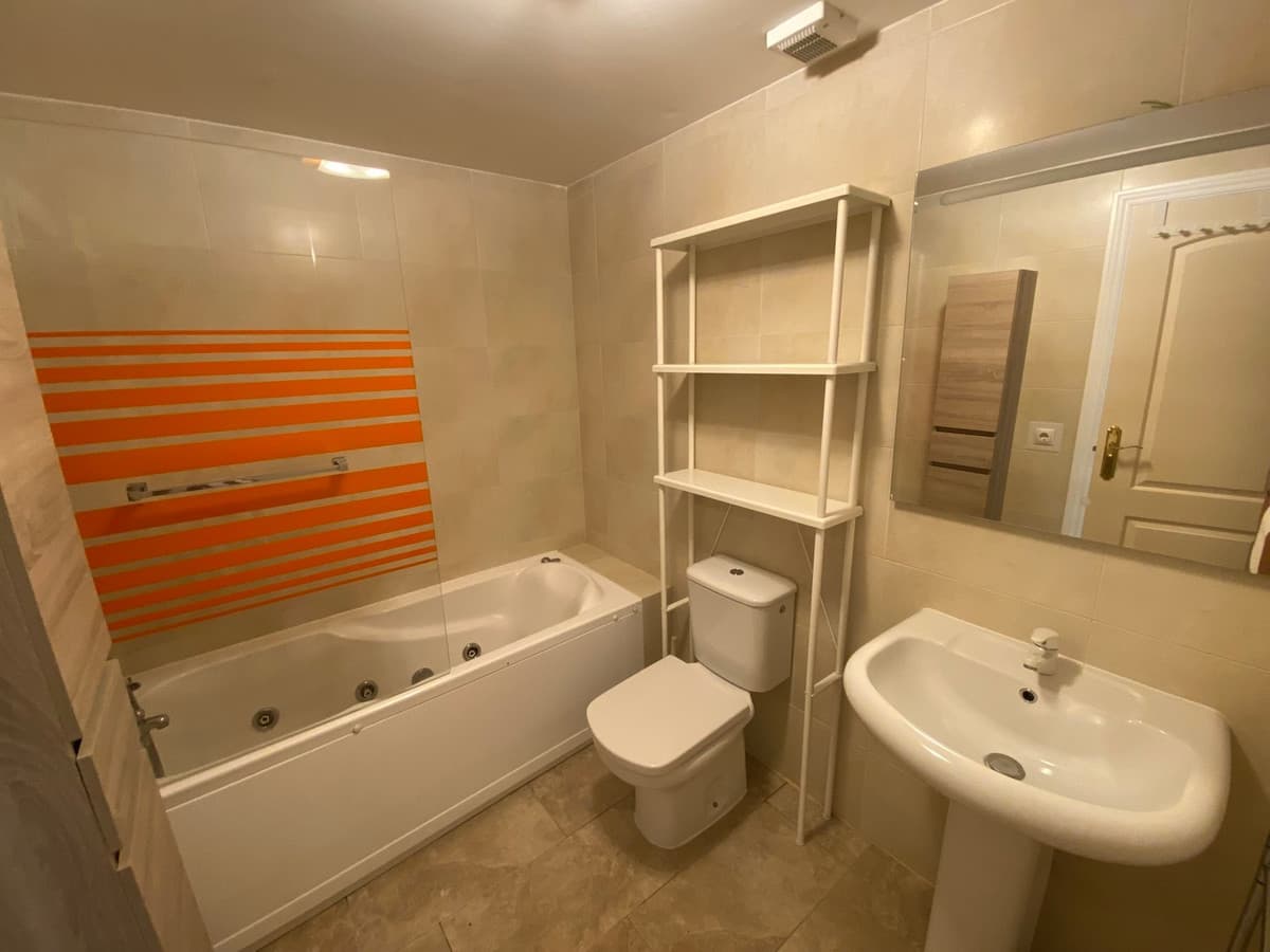 Middle Floor Apartment in Carvajal — photo 8 of 10