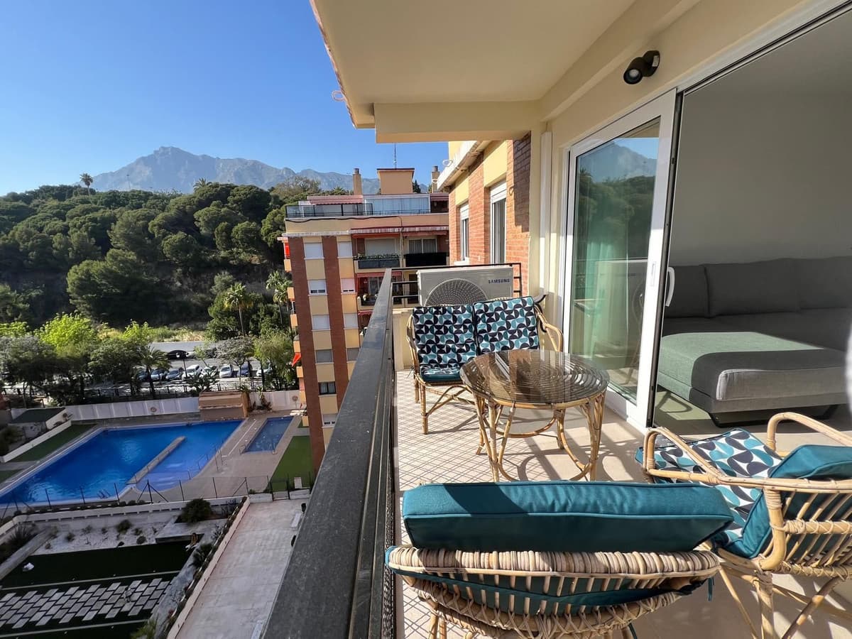 Middle Floor Apartment in Marbella — photo 1 of 10