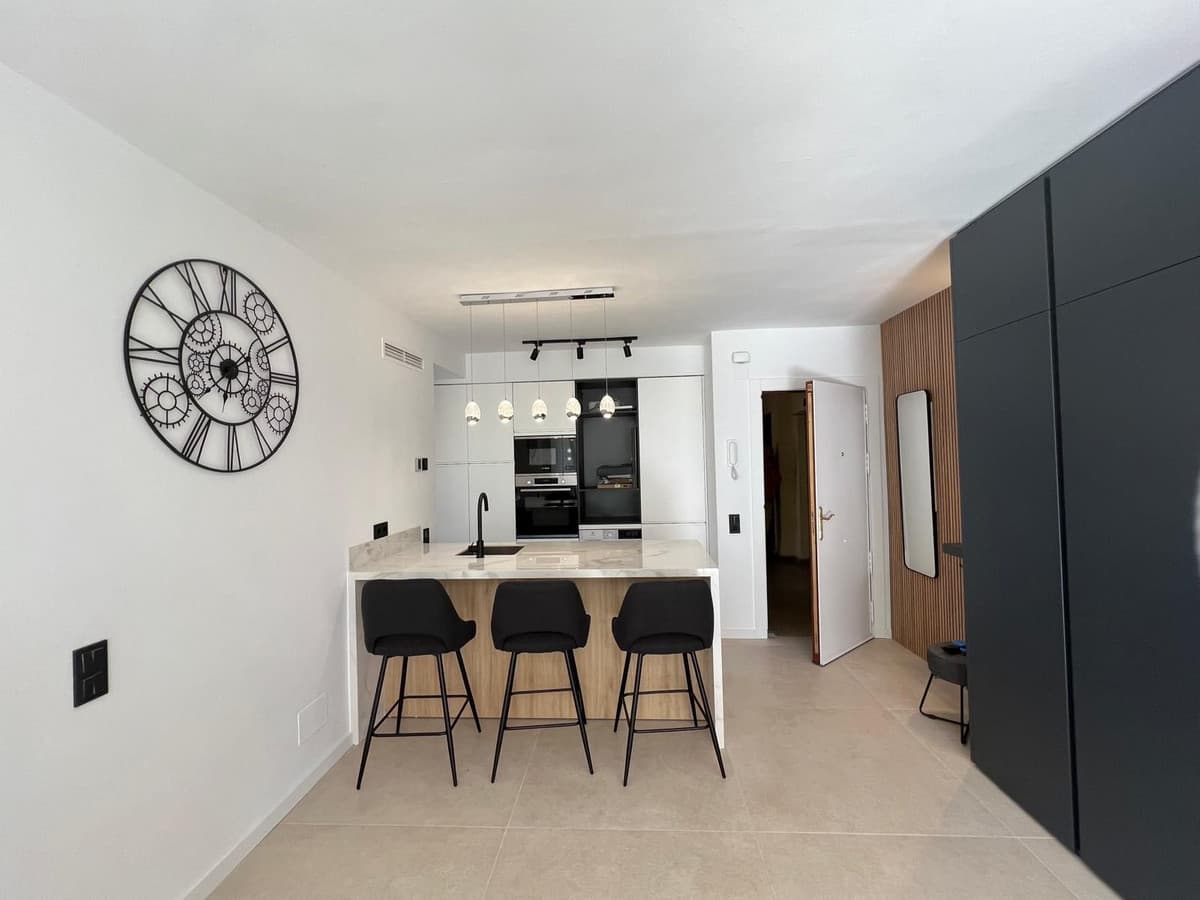 Middle Floor Apartment in Marbella — photo 7 of 10