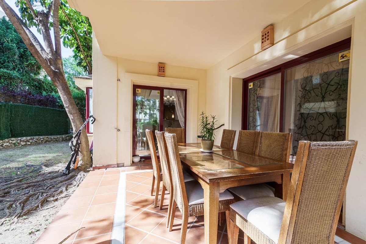 Townhouse in Nueva Andalucía — photo 4 of 10