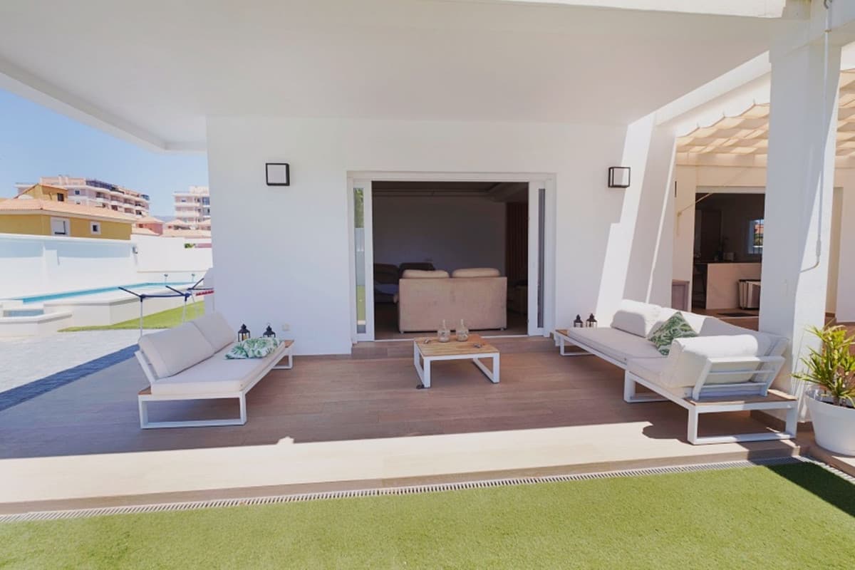 Detached Villa in Manilva — photo 3 of 10