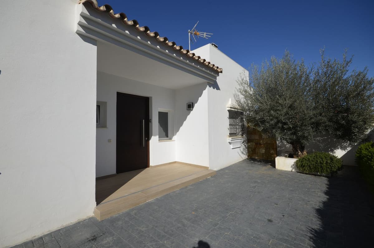 Detached Villa in Manilva — photo 8 of 10