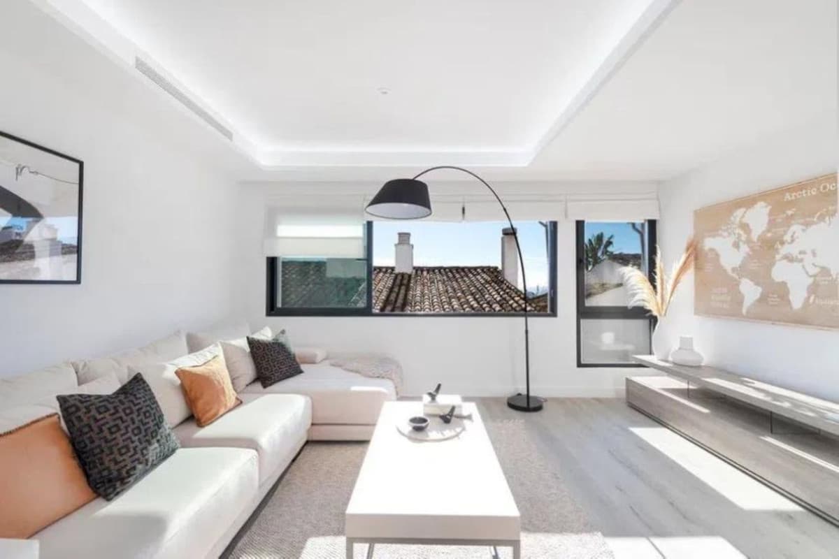 Middle Floor Apartment in Puerto Banús — photo 1 of 10