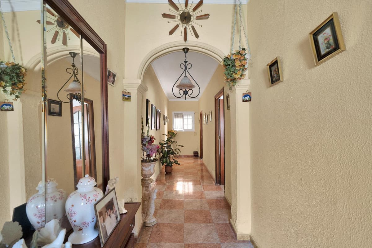 Detached Villa in La Línea — photo 6 of 10