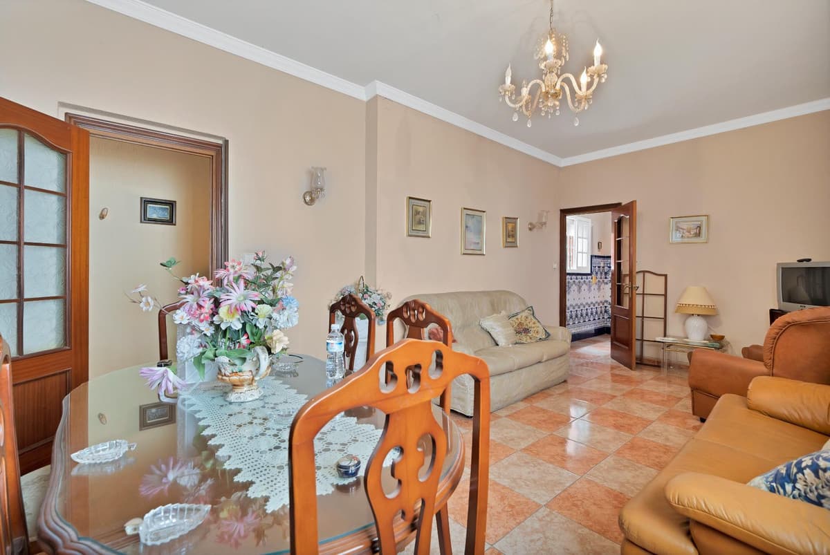 Detached Villa in La Línea — photo 7 of 10