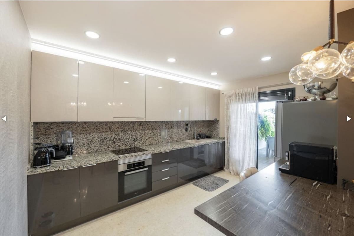 Ground Floor Apartment in Benahavís — photo 10 of 10