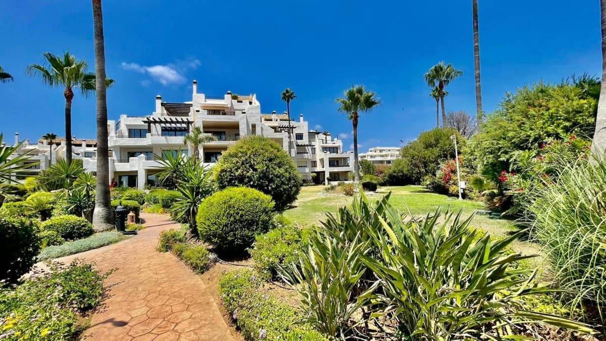 Ground Floor Apartment in Estepona — photo 2 of 10