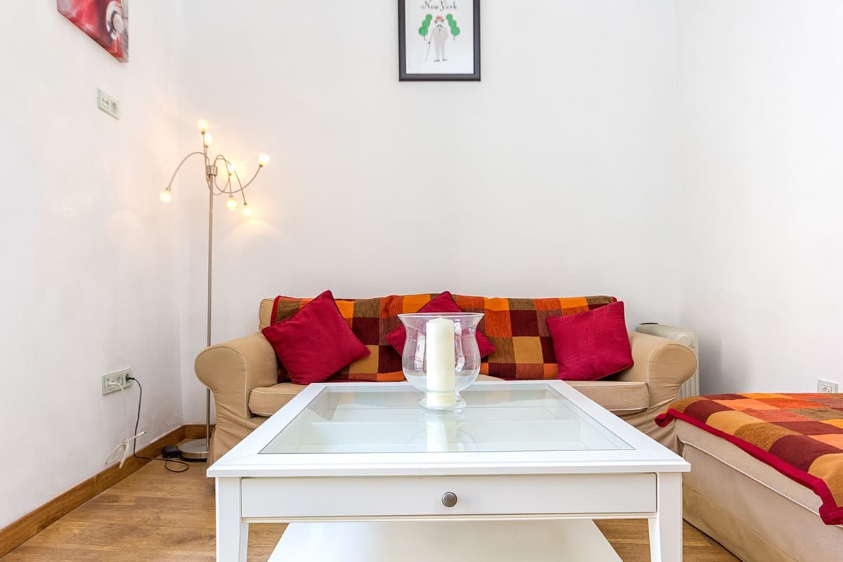 Middle Floor Apartment in Málaga Centro — photo 4 of 10
