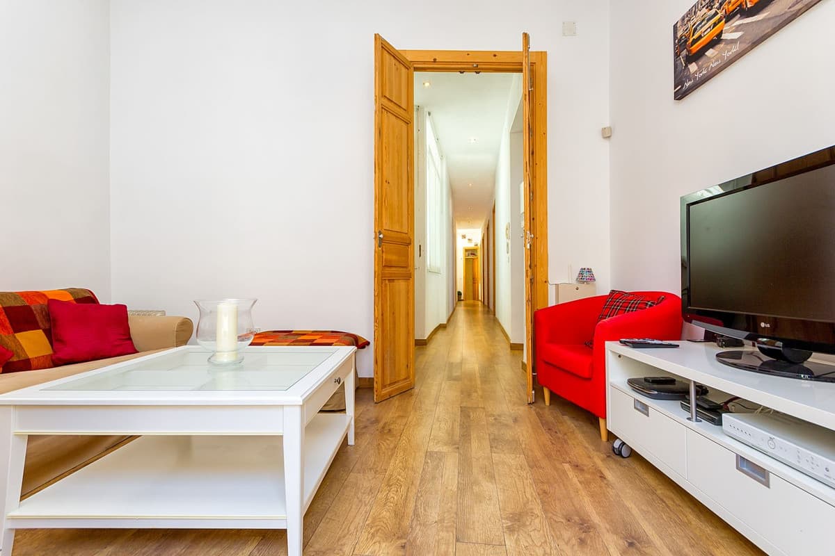 Middle Floor Apartment in Málaga Centro — photo 7 of 10