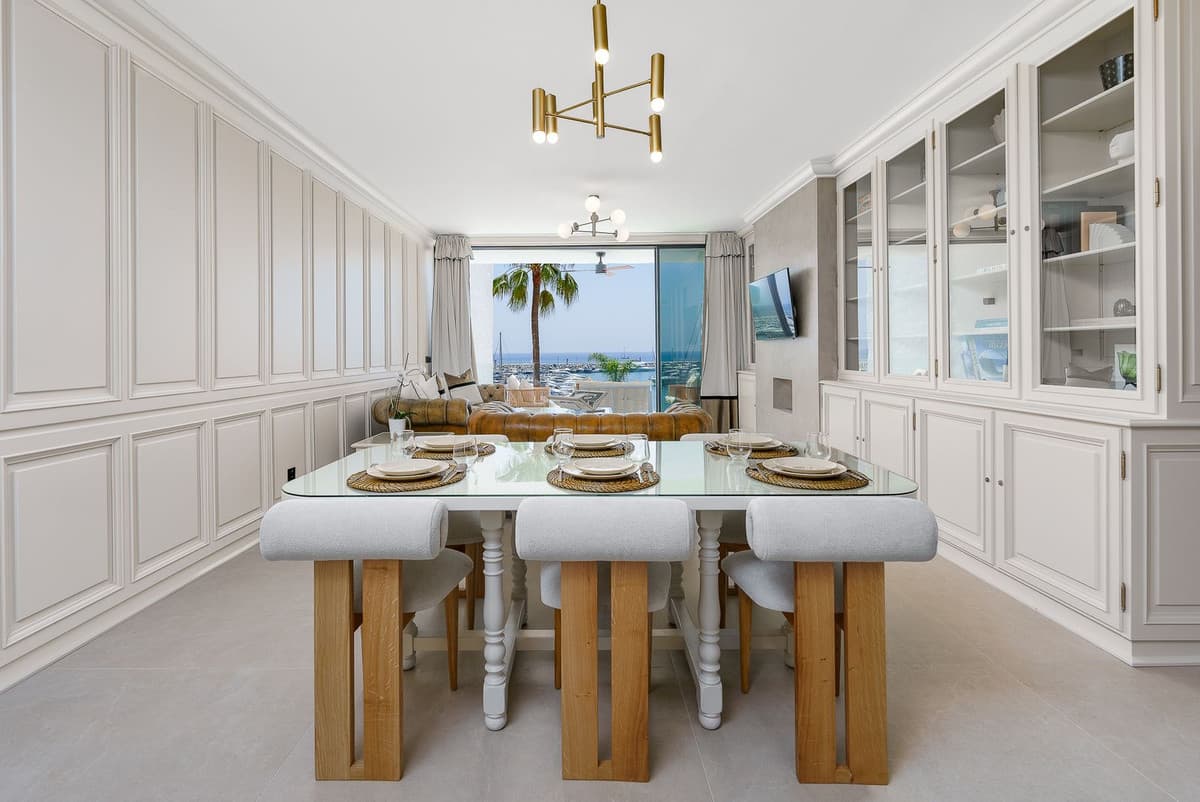 Middle Floor Apartment in Puerto Banús — photo 1 of 10