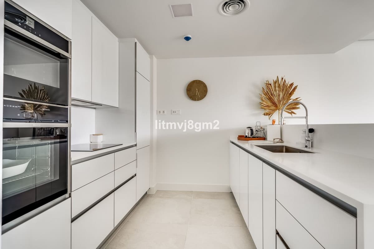 Middle Floor Apartment in Cabopino — photo 5 of 10