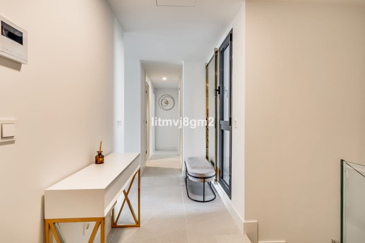 Middle Floor Apartment in Cabopino — photo 6 of 10