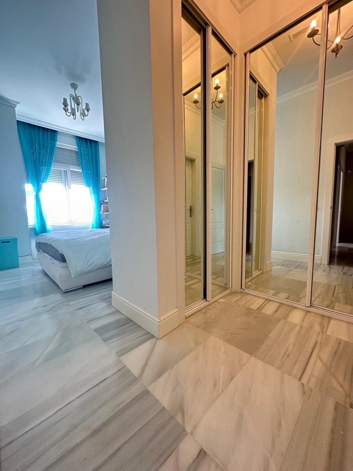 Townhouse in Benalmadena Costa — photo 10 of 10